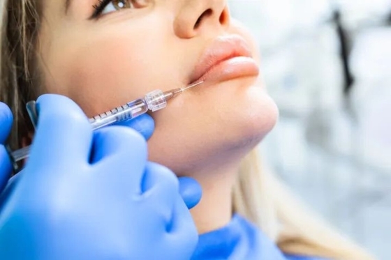 Απολαύστε τέλεια πίπα με HYDROIAM Kiss Lip Augmentation RED LIP Hyaluronic Acid Gel με Β12